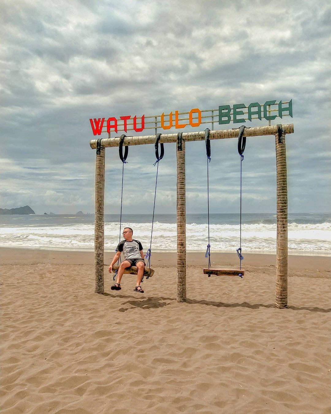 Pantai Watu Ulo Pantai Watu Ulo